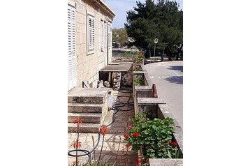 Croazia Privát Lumbarda, Esterno